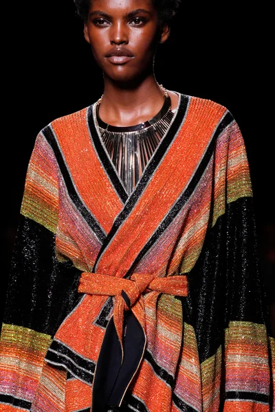 Look 80